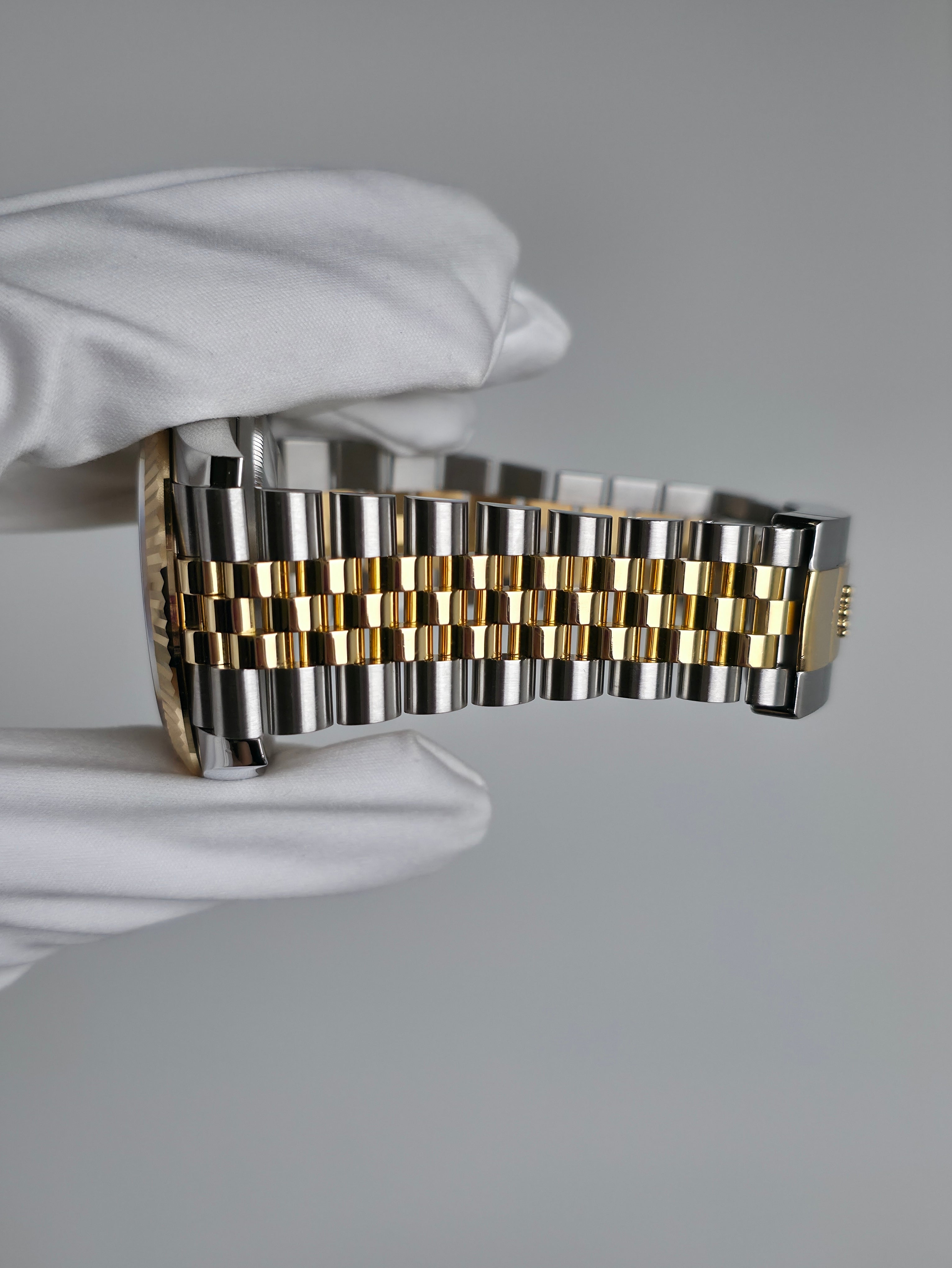 Rolex DateJust 41mm Two Tone 126333 Champagne