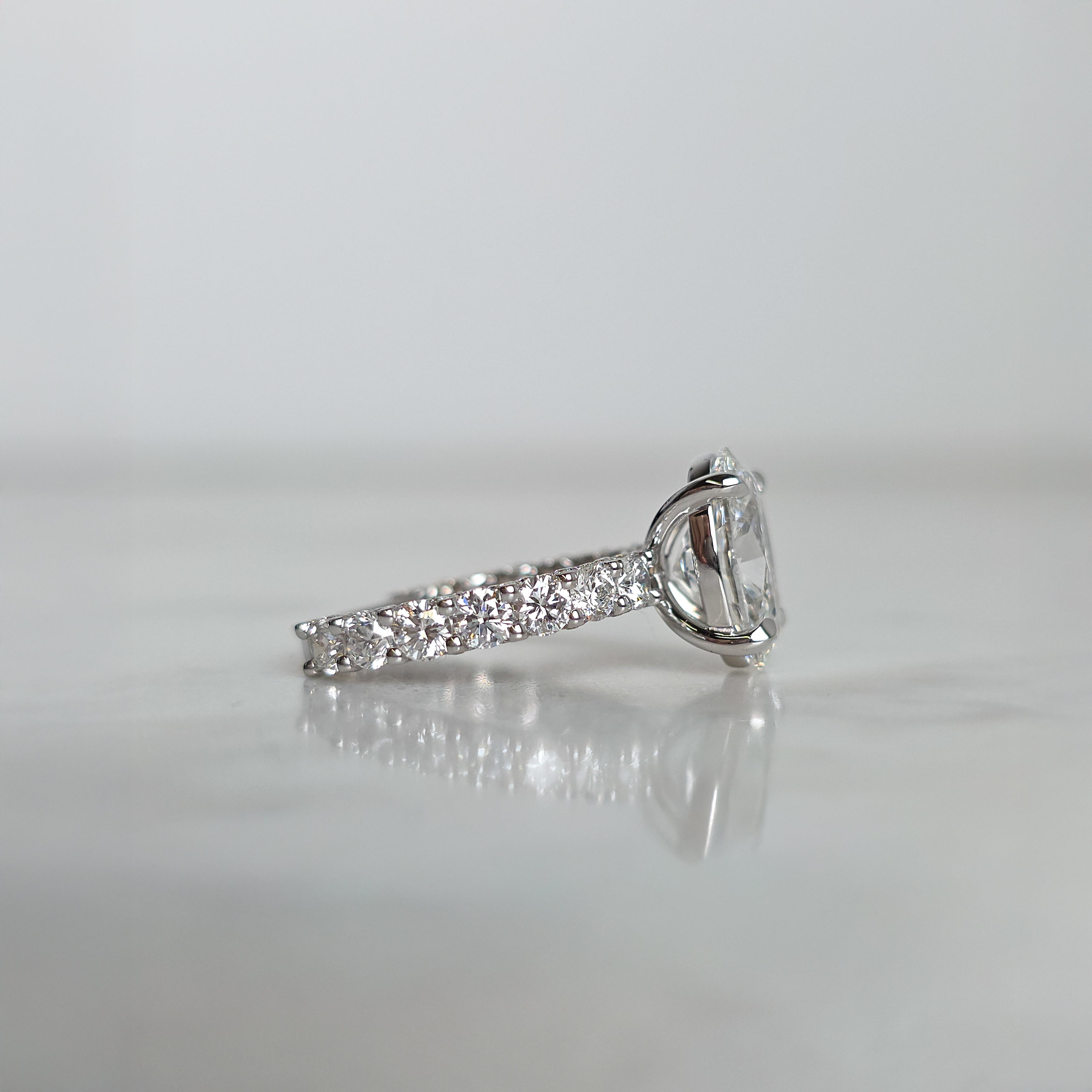 Oval Cut with U-Claw Pavé Engagement Ring