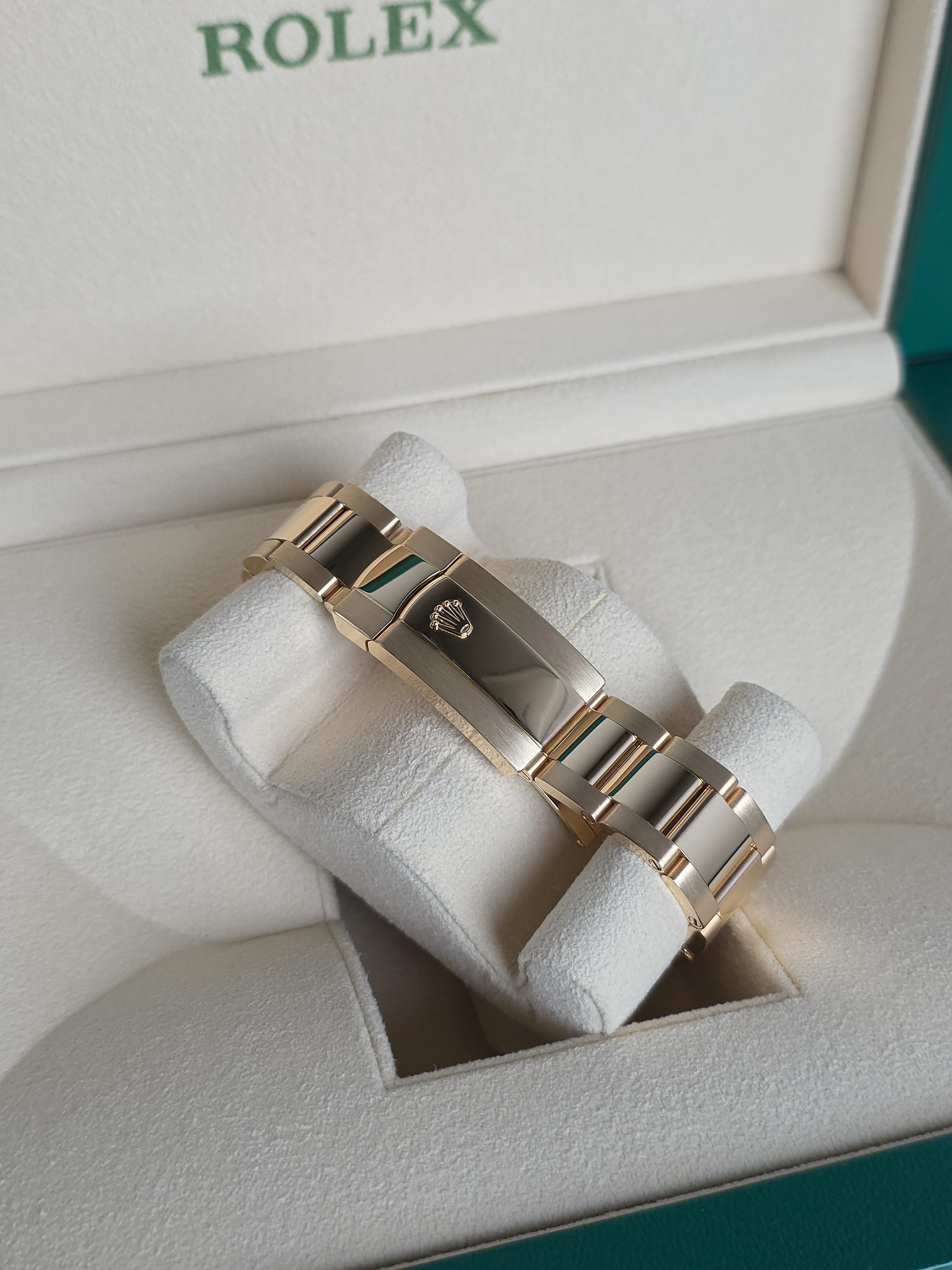 Rolex Sky-Dweller Gold