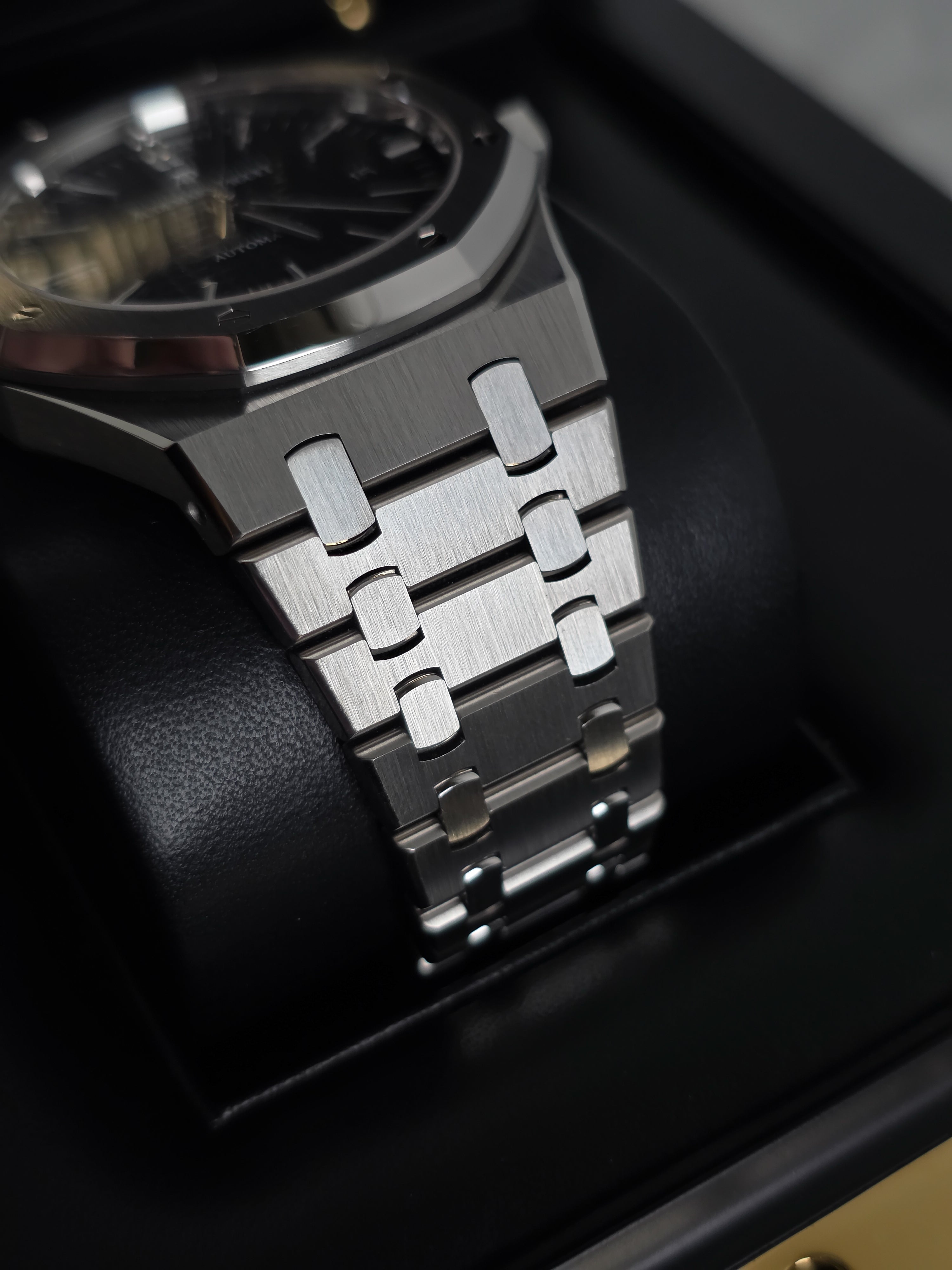 Audemars Piguet Royal Oak 15400ST