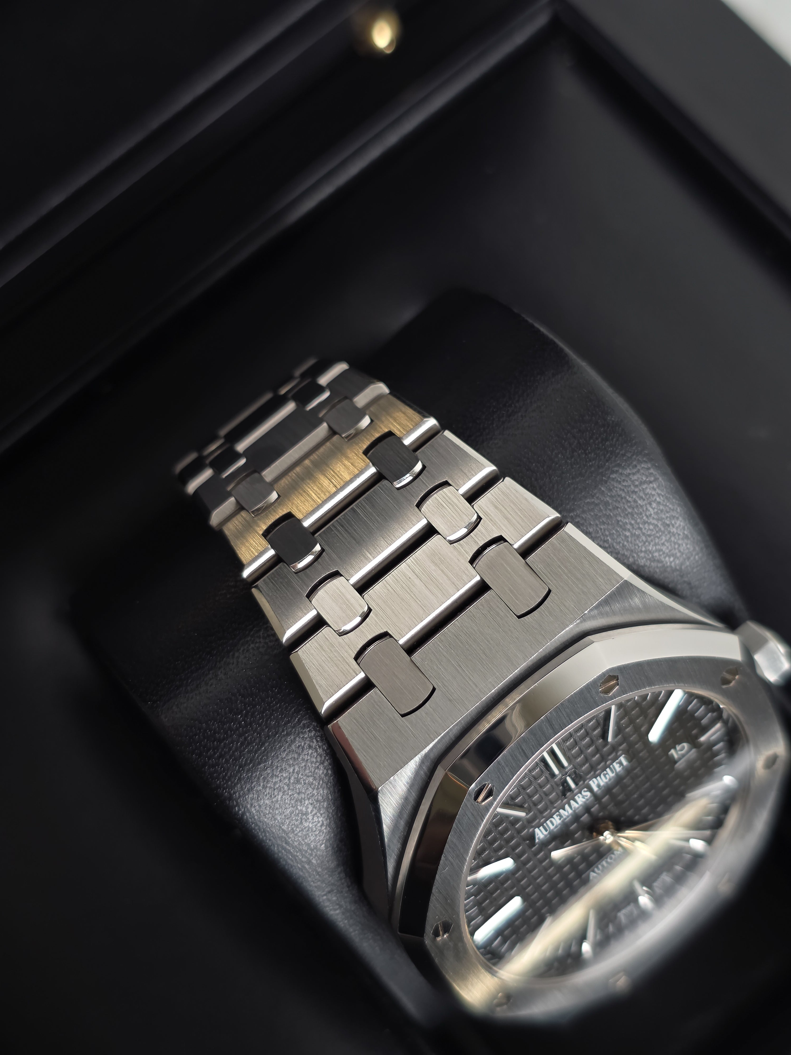 Audemars Piguet Royal Oak 15400ST