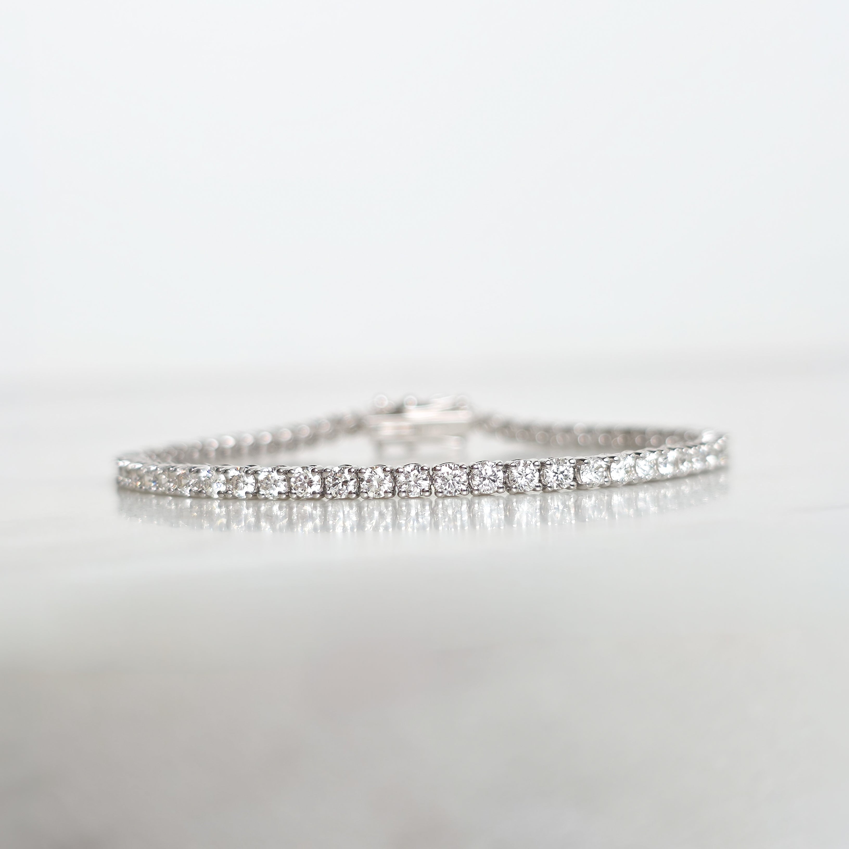 White Gold & Diamond Tennis Bracelet - 3.72ct