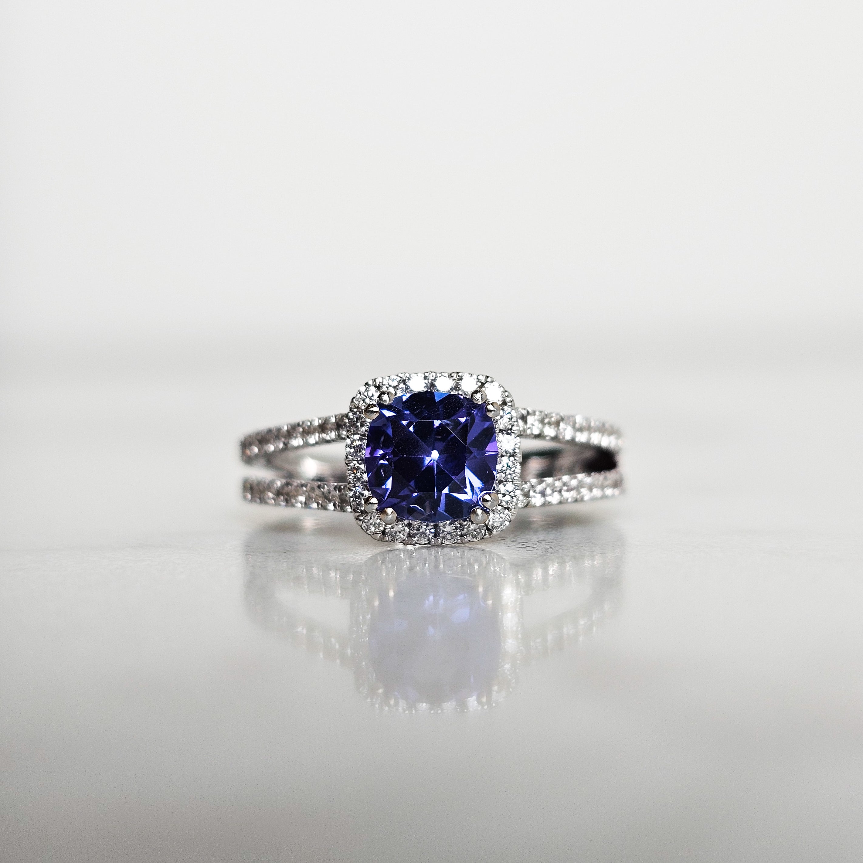 Tanzanite & Diamond Ring