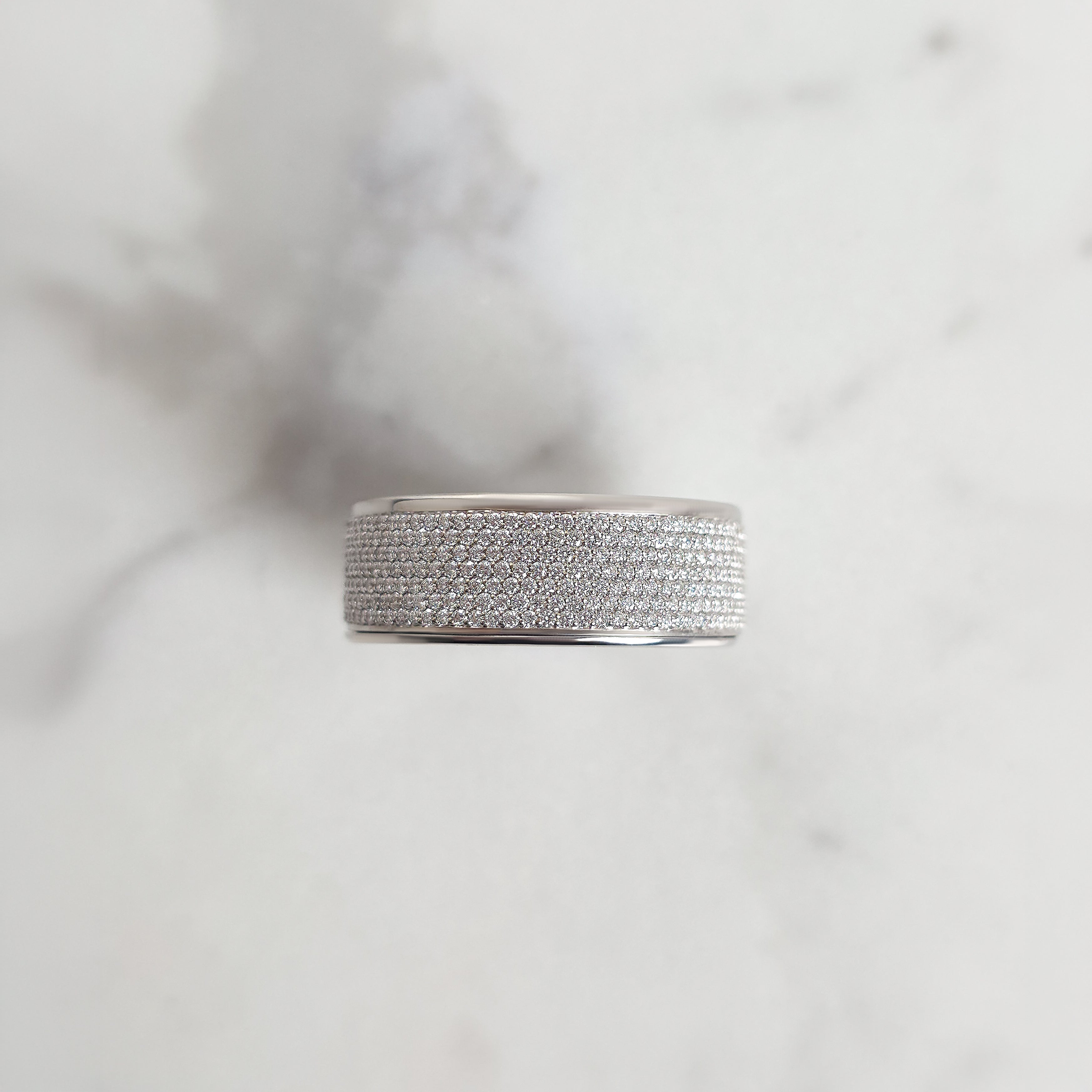 Custom │ Oura Ring Diamond Cover