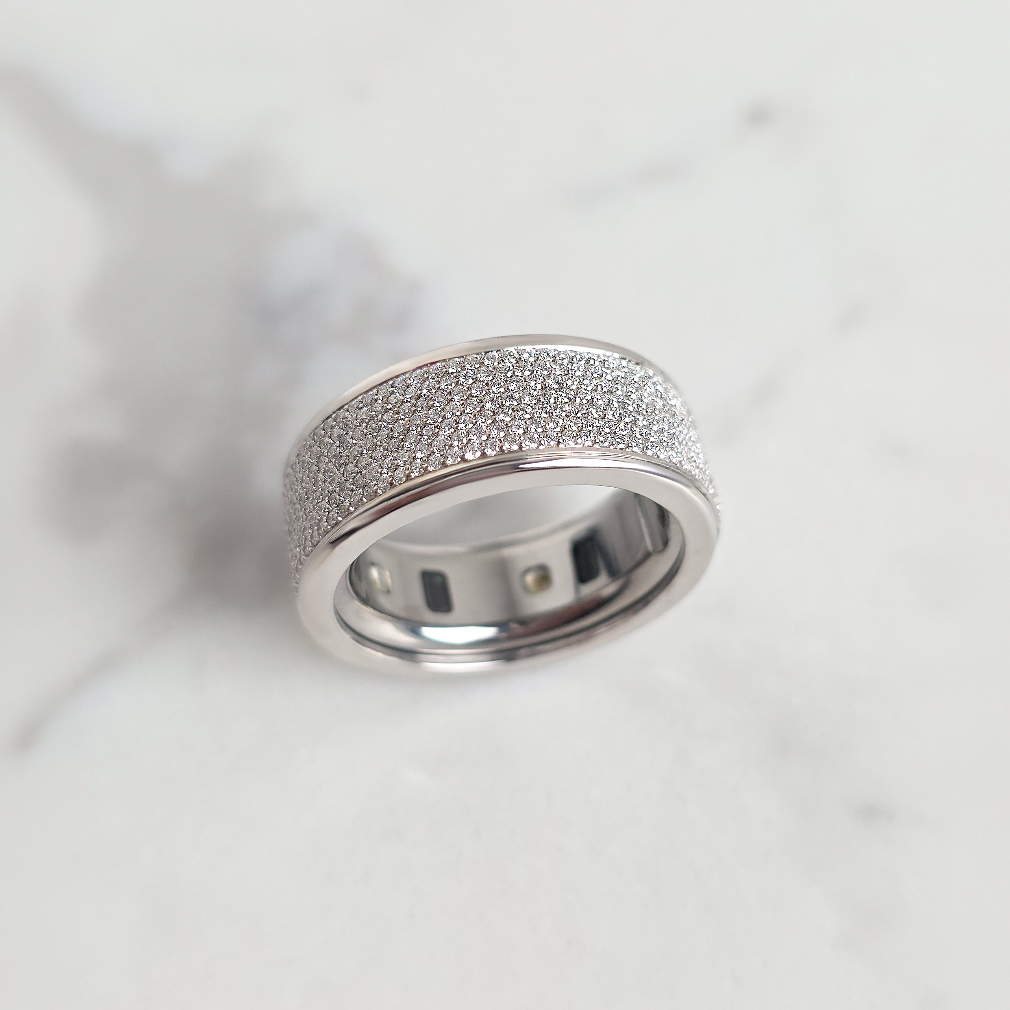 Custom │ Oura Ring Diamond Cover