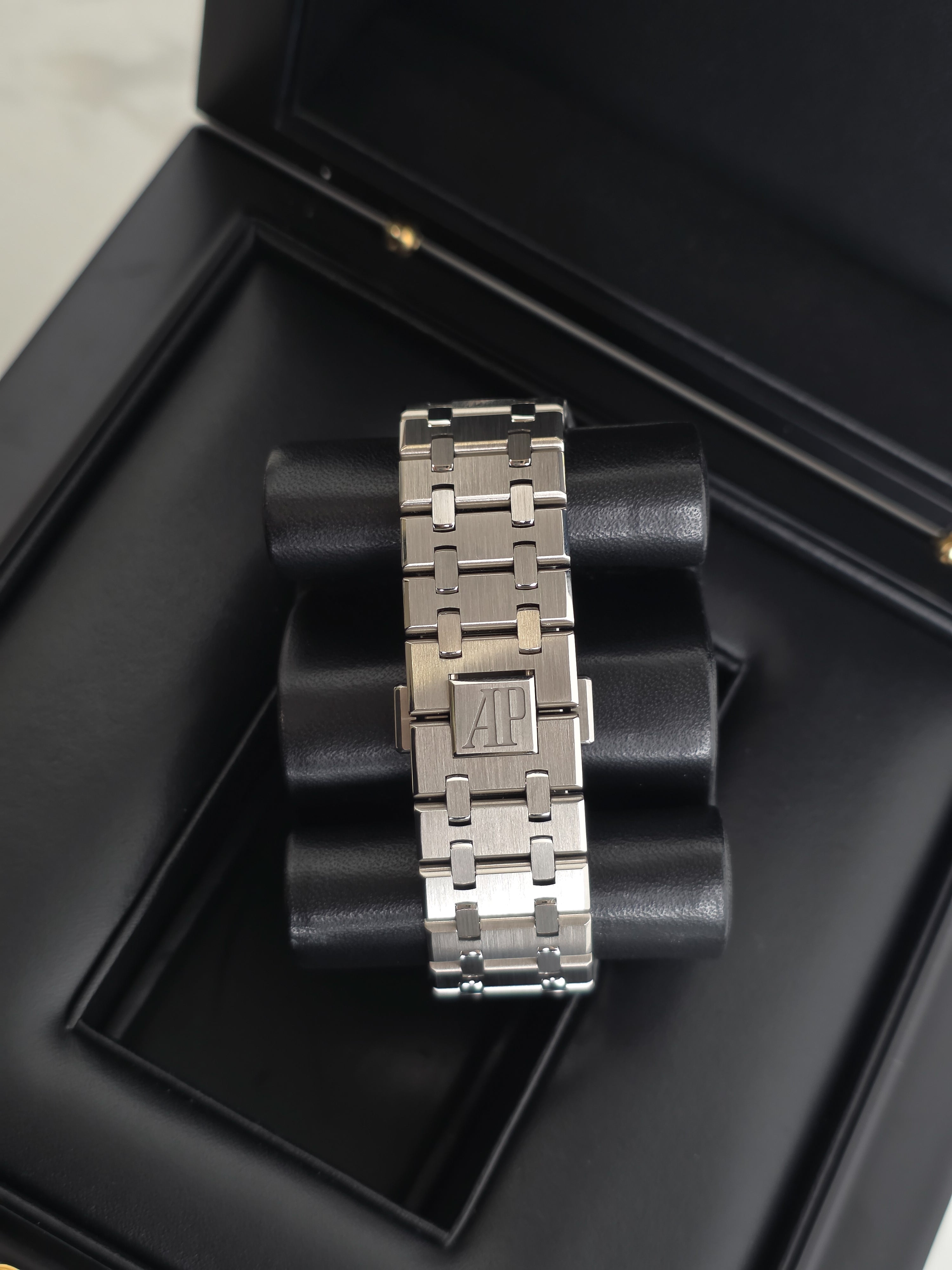 Audemars Piguet Royal Oak 15400ST