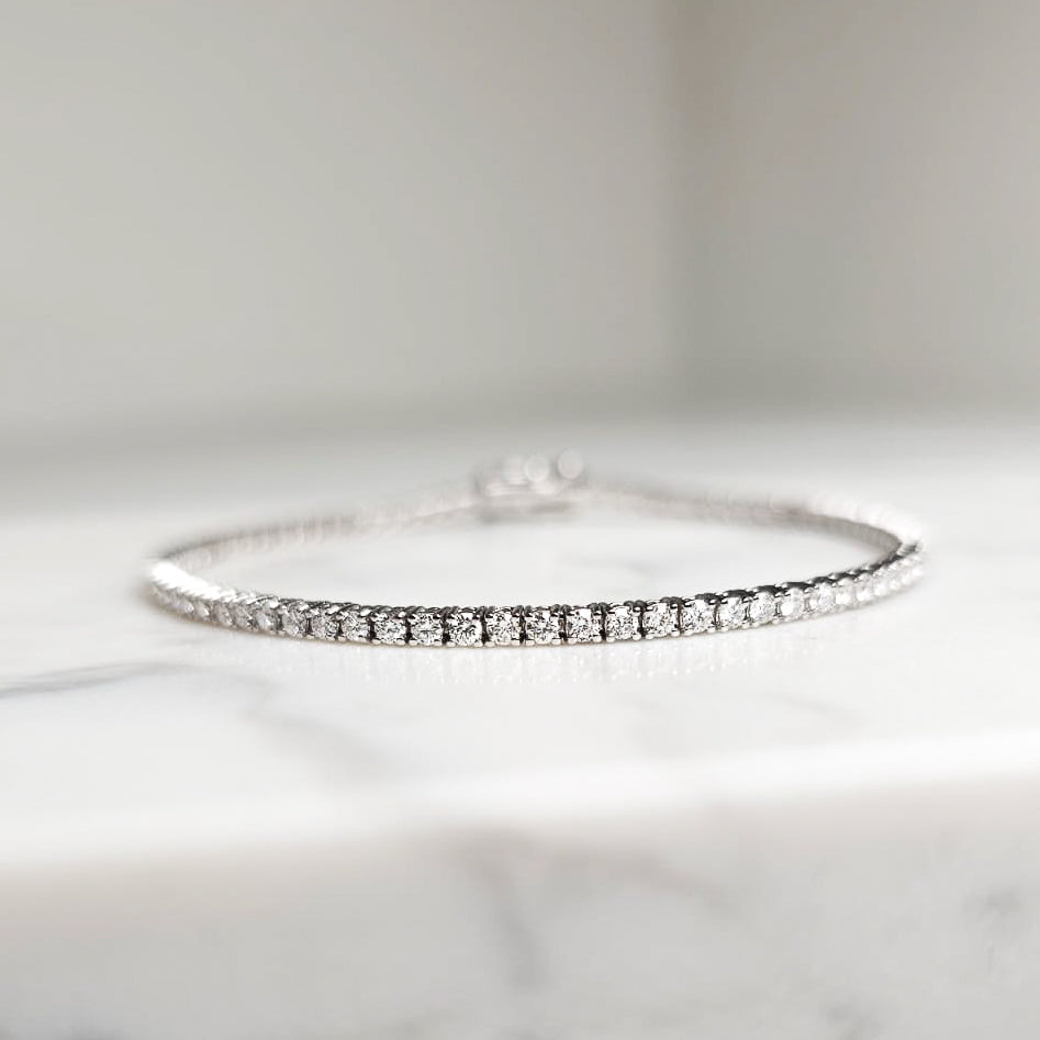 White Gold & Diamond Tennis Bracelet - 1.85ct