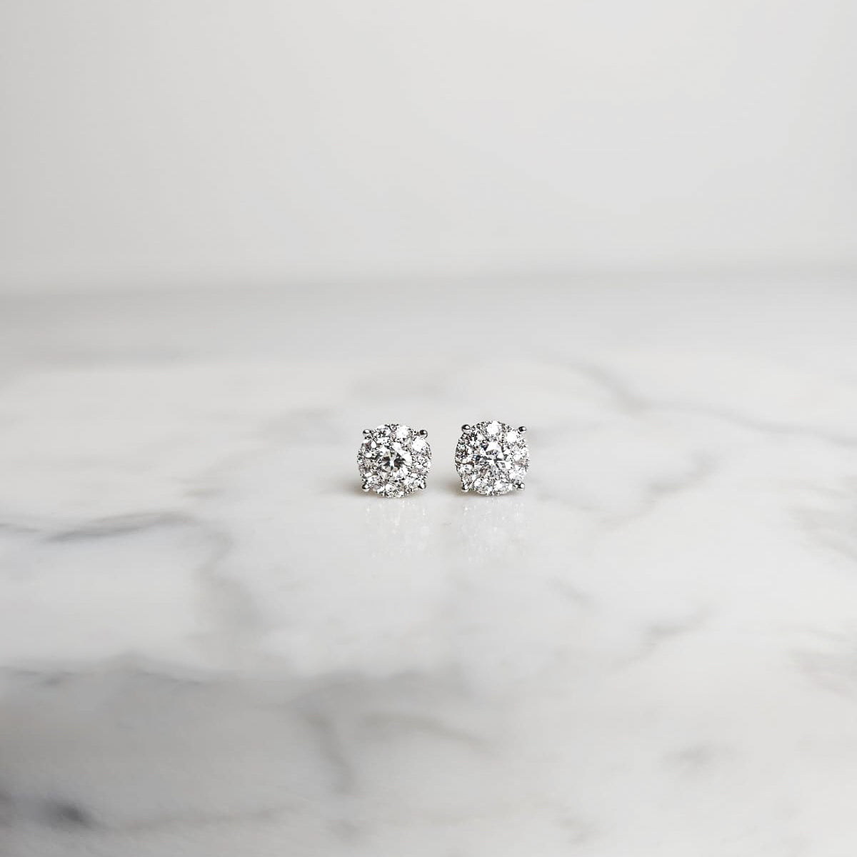 Round Brilliant Illusion Set Diamond Studs